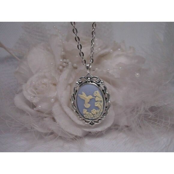 Blue Hummingbird Necklace Pendant Cameo wedding - Picture 3 of 12